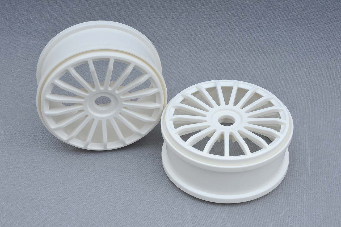 MCD Racing Wheel White 17 Spoke 180 mm 100112P