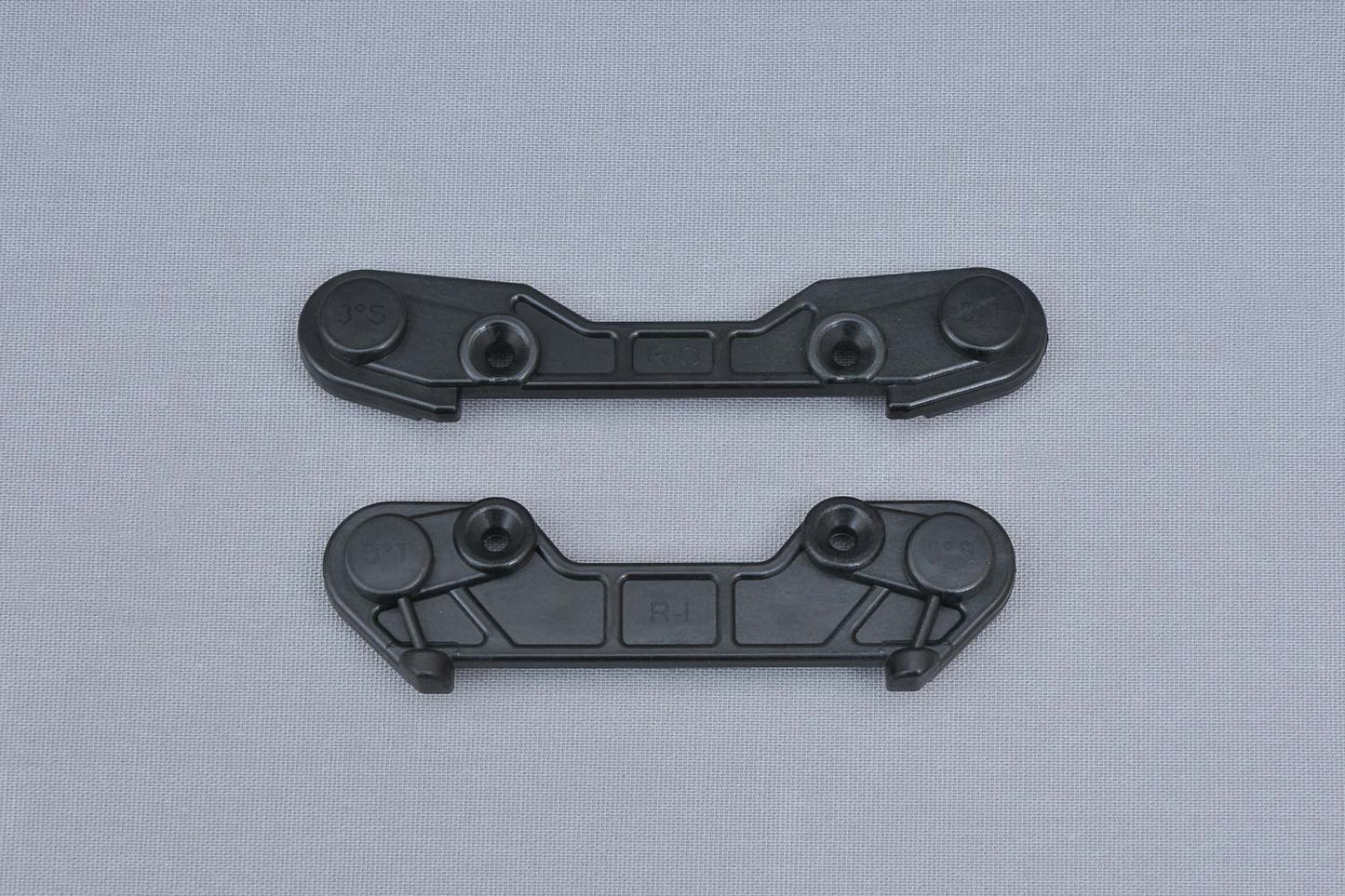 MCD Racing Rear Wishbone Holder Set 3T 3S 300301P