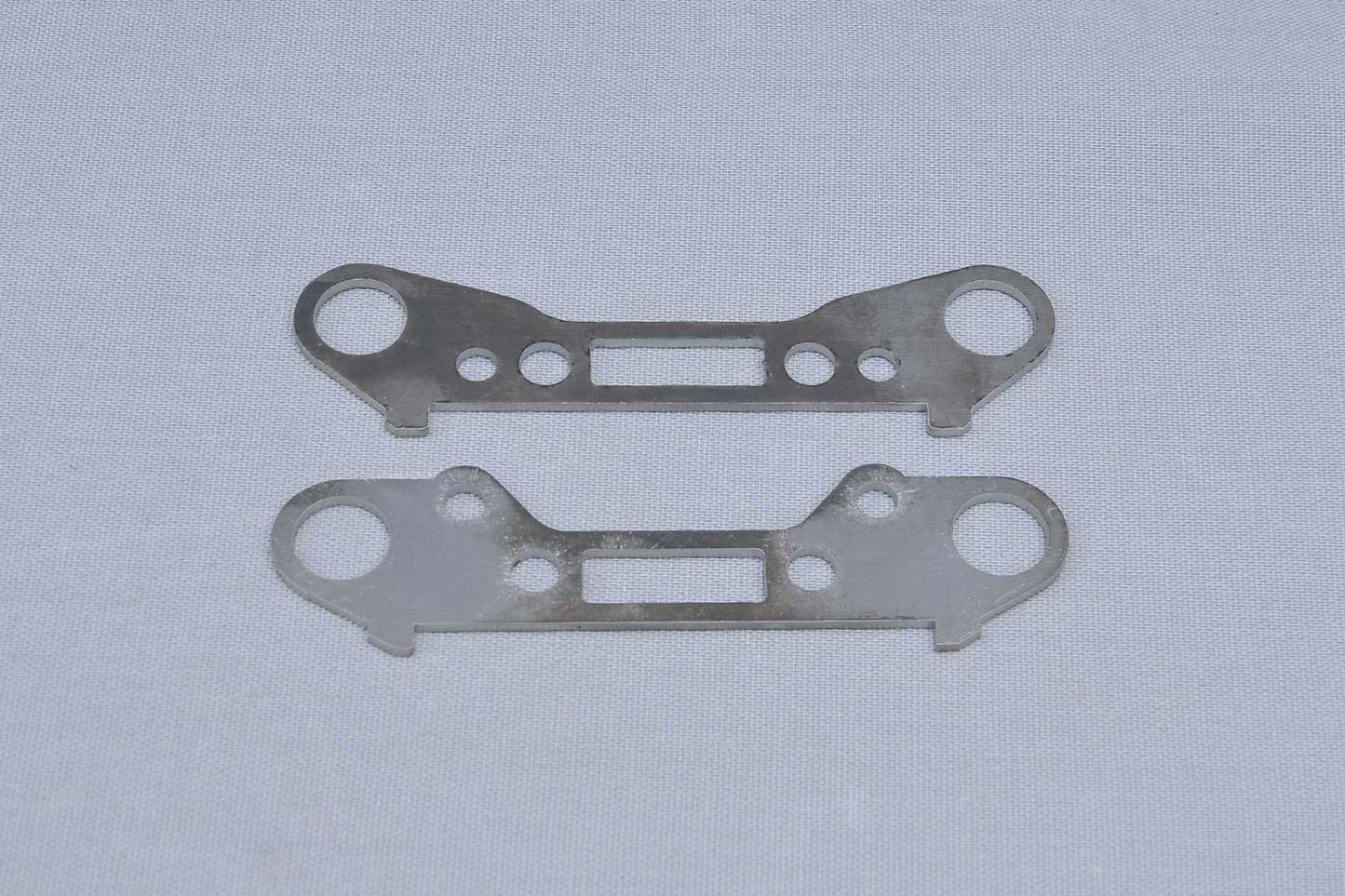 MCD Racing Front Wishbone Holder Steel Bracket Set 300401S