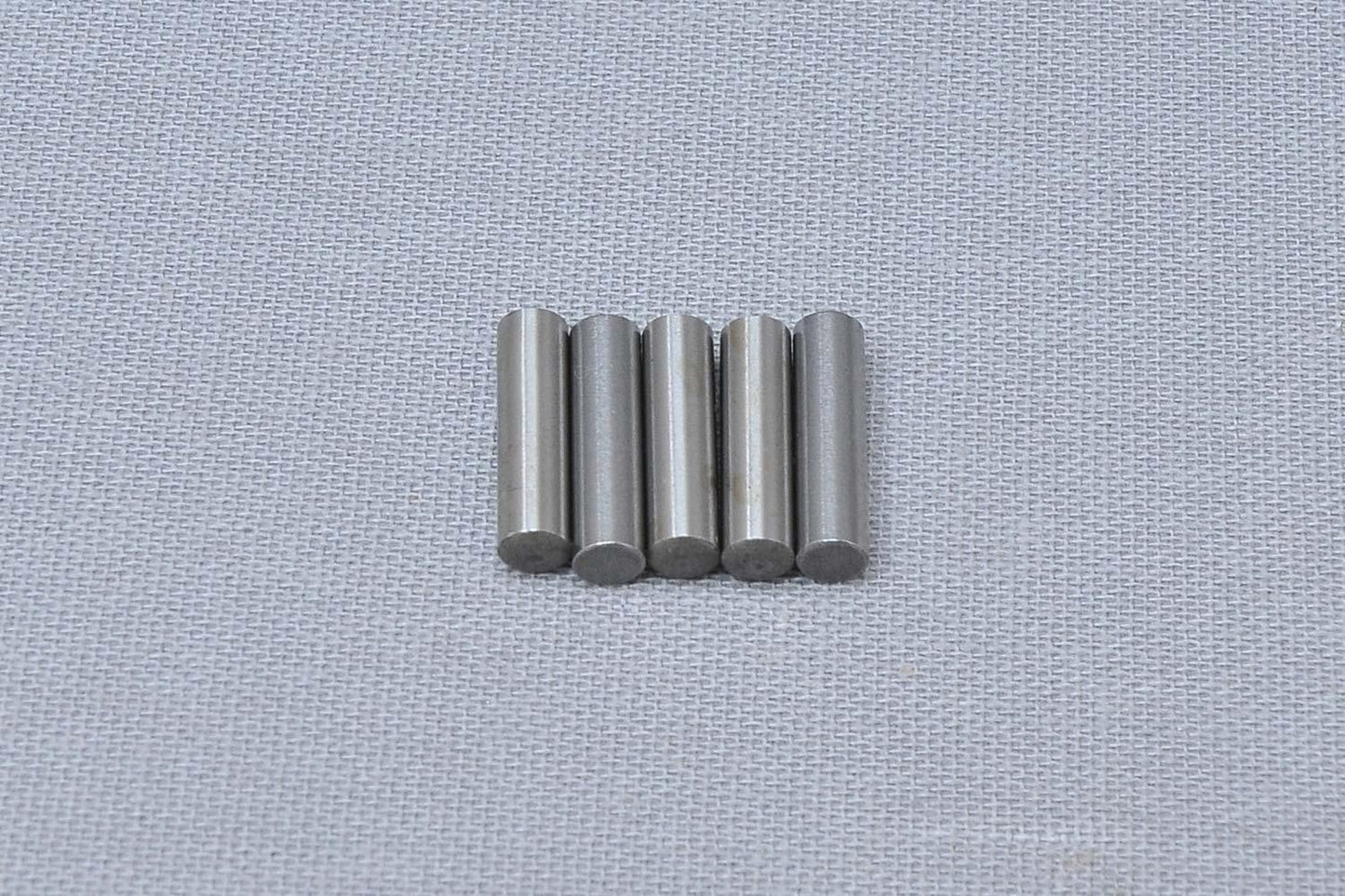 MCD Racing Roller Pin 4x16 mm 605701S